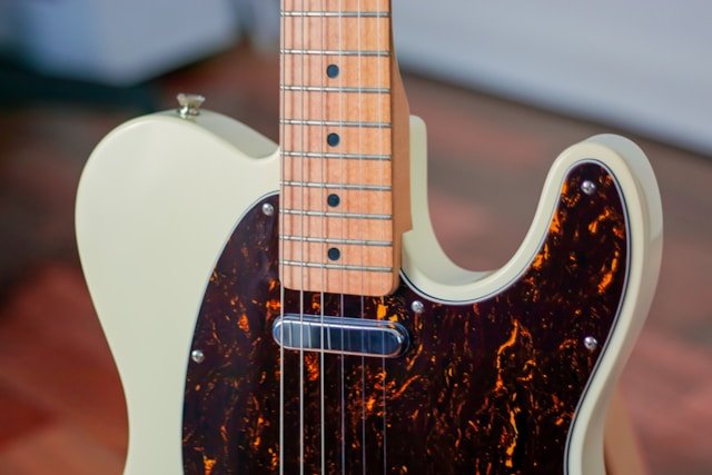 Cream Telecaster with tortoiseshell pickguard